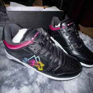 Women’s Airwalk size 9- NIB
